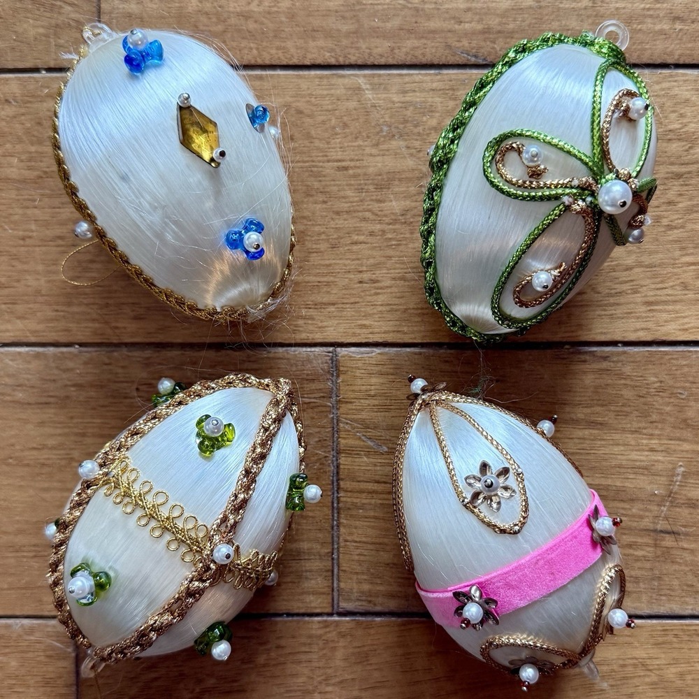 4pc VTG 60s MCM Christmas Tree 4" Egg Ornaments Satin Filigree White Push Pin